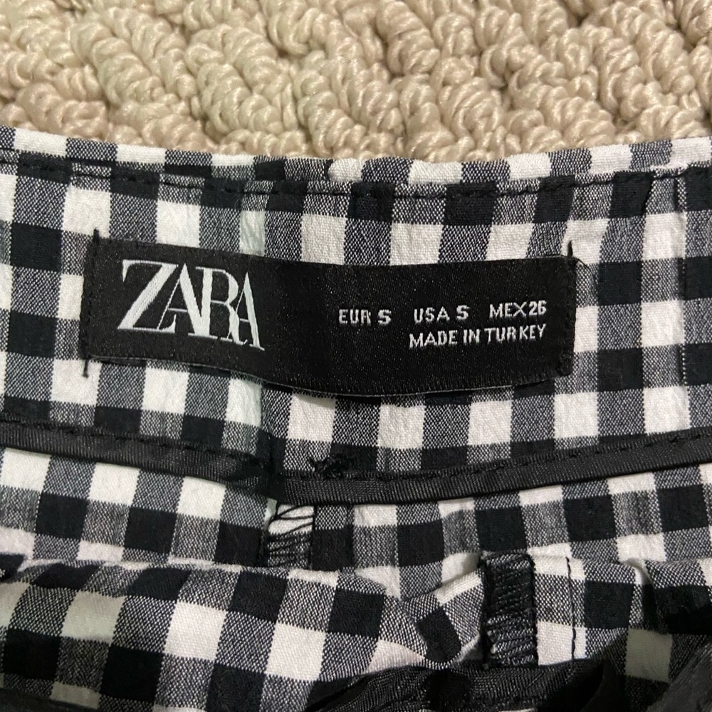 Zara Shorts - Picture 2 of 2